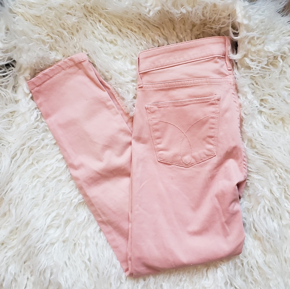 🛍5/$25 Calvin Klein Salmon Ankle Skinny Jeans
